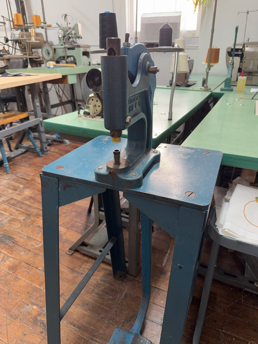 Keyhole Buttonhole Machine (Reece 101) - 30 Mins